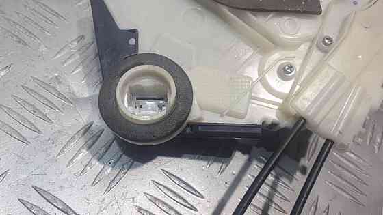 Замок двери передний правый электр 2 pin Subaru Outback B15 разборка Херсон