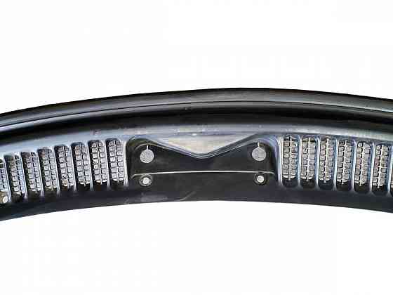Молдинг лобового стекла нижний Land Rover Freelander I разборка Херсон