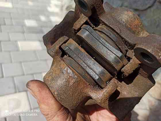Суппорт задний 35 Опель омега А оригинал GM "Ate" с колодками Херсон