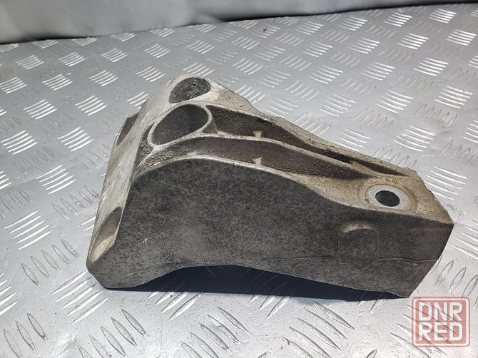 КРОНШТЕЙН ДВИГАТЕЛЯ 736813 BMW F20 F21 F30 N13 2010-2018 разборка Херсон - изображение 1