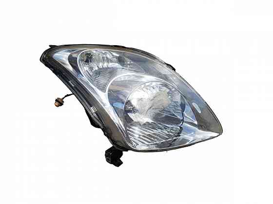 Передняя правая фара Suzuki Swift 2004-2011 3512063J30 разборка Херсон