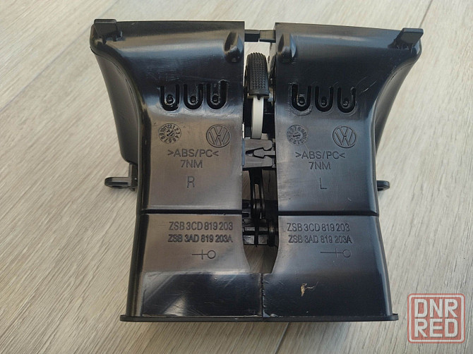Дефлектор воздуховод подлокотника Пассат ЦЦ Б6 Б7 Passat CC B6 B7 Херсон - изображение 2