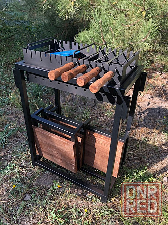 Мангал со съемными полочками Мангал с боковым столом Херсон - изображение 1