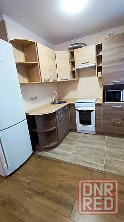 Трешка возле Пролетарского райисполкома Донецк - изображение 6