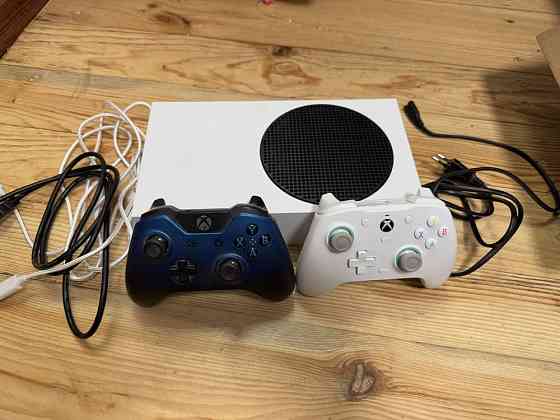 Xbox Series S як нова + два джойстика 2х pad Запорожье