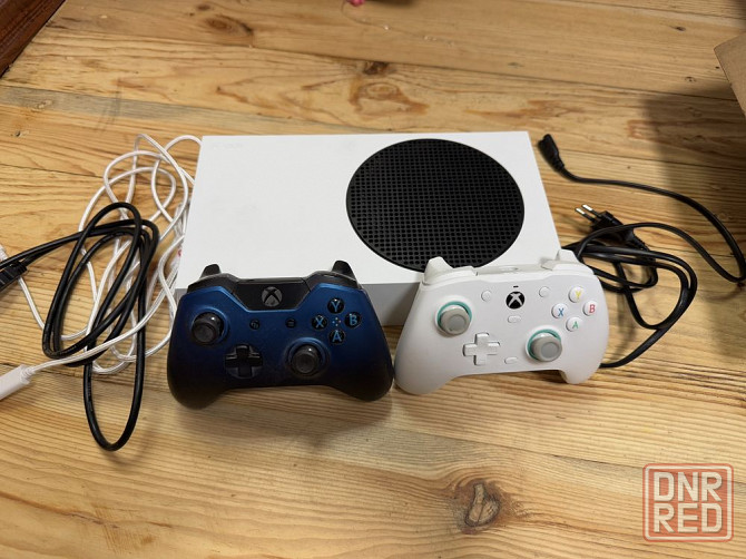 Xbox Series S як нова + два джойстика 2х pad Запорожье - изображение 1