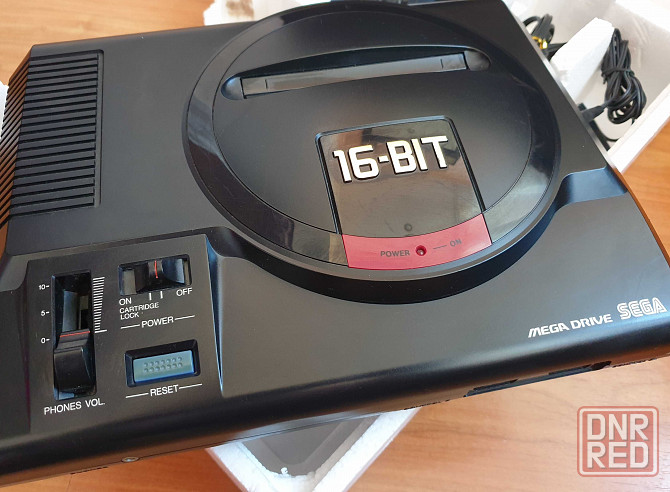 Игровая приставка Sega Mega Drive, регион Япония, комплект с коробкой. Запорожье - изображение 1