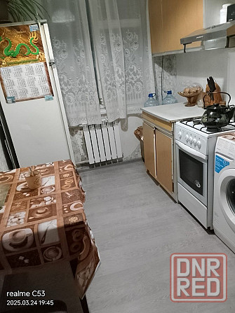Сдам оду комнату в двухкомнатной квартире Донецк - изображение 1