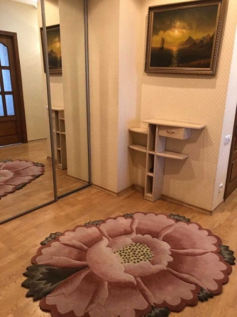 Сдается 2кв.Расположена в Калининском рн.,ул.Ходаковского 6/9 этаж. Донецк