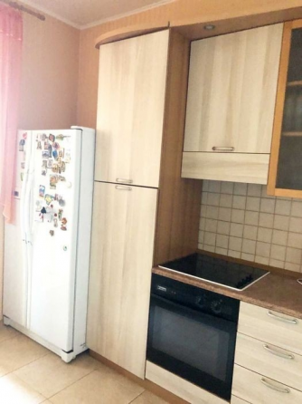 Сдается 2кв.Расположена в Калининском рн.,ул.Ходаковского 6/9 этаж. Донецк