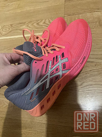 Asics кросовки 39,5 размер для бега и отдыха Херсон - изображение 1