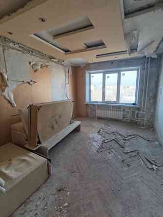 Продам 3х комн.квартиру - студия,центральный р-н.17ый жмр, ориентир школа 27.. Мариуполь