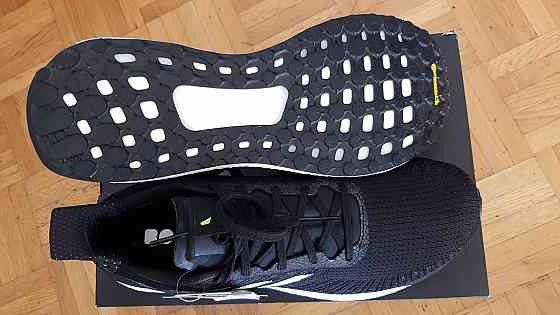 Легкие и мягкие кроссовки Adidas SOLAR BOOST19 46р,оригинал. Запорожье