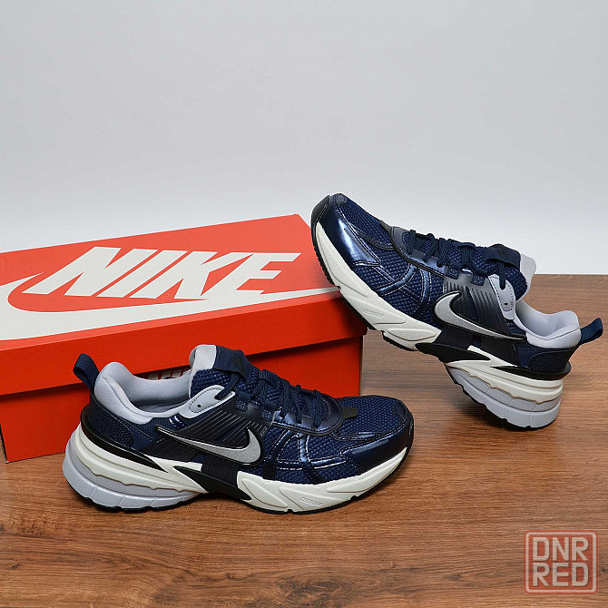 Nike V2K Run Thunder Blue кроссовки оригинал 42.5 / 27см (HJ4497-400) Запорожье - изображение 1