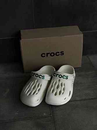 Мужские кроксы сабо белые уличные тапочки crocs новинка сезона 2025 Запорожье