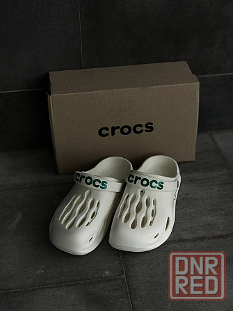 Мужские кроксы сабо белые уличные тапочки crocs новинка сезона 2025 Запорожье - изображение 5