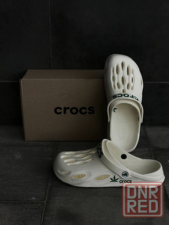 Мужские кроксы сабо белые уличные тапочки crocs новинка сезона 2025 Запорожье - изображение 4
