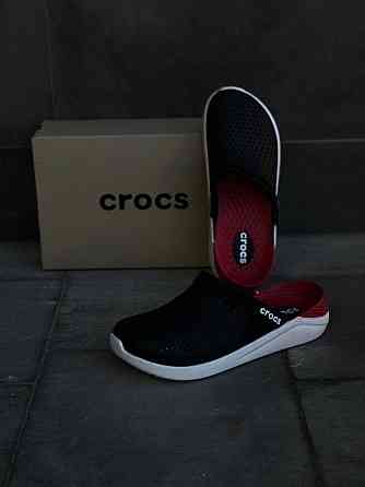 Мужские кроксы черно-красные уличные тапочки crocs шлепанцы черные Запорожье