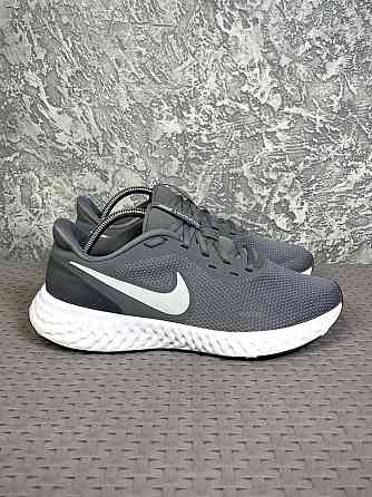 Nike Revolution Running кроссовки 44 размер беговые серые Запорожье