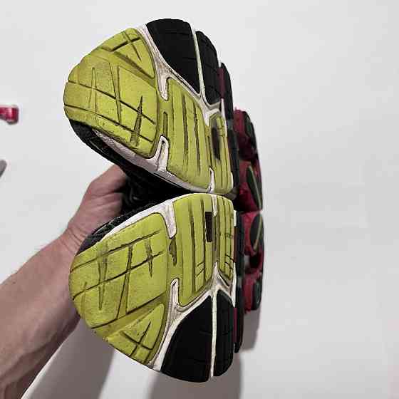 Mizuno Enigma 44р кроссовки беговые Запорожье