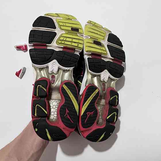 Mizuno Enigma 44р кроссовки беговые Запорожье