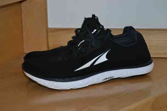 Беговые кроссовки Altra Escalante Hoka Newton 40 Запорожье