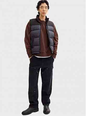 Чоловічий жилет Coach Signature Down Vest In Recycled Polyester Black Запорожье