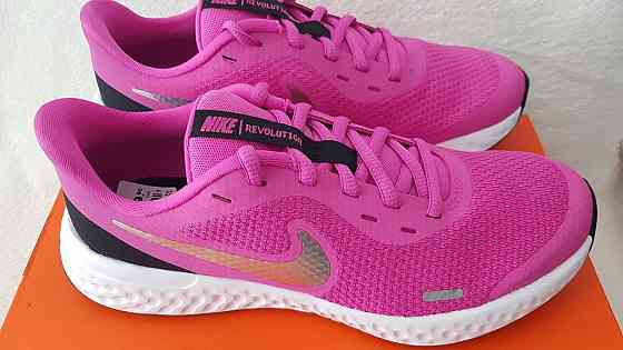 Кроссовки Nike Revolution5.0 WMNS 36р,36,5р,оригинал. Запорожье