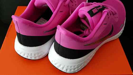 Кроссовки Nike Revolution5.0 WMNS 36р,36,5р,оригинал. Запорожье