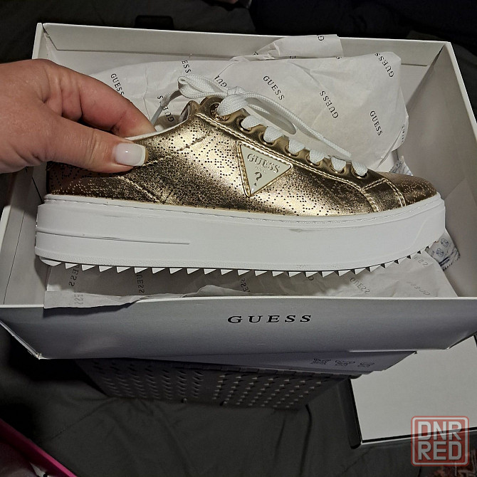 GUESS  женские кроссовки Запорожье - изображение 1