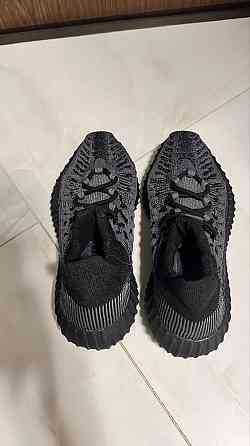 Кроссовки Adidas Yeezy оригинал стелька 26,5-27 Запорожье