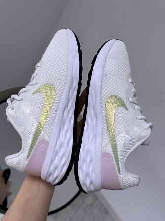 Легкие отличные кроссовки спортивные  Nike Revolution Запорожье