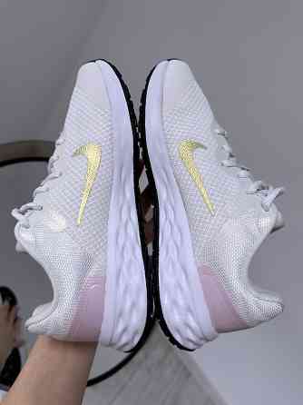 Легкие отличные кроссовки спортивные  Nike Revolution Запорожье