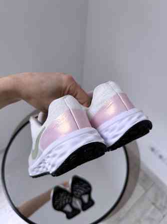 Легкие отличные кроссовки спортивные  Nike Revolution Запорожье