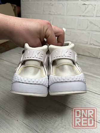 Крутые белые кроссовки nike huarache Запорожье - изображение 5