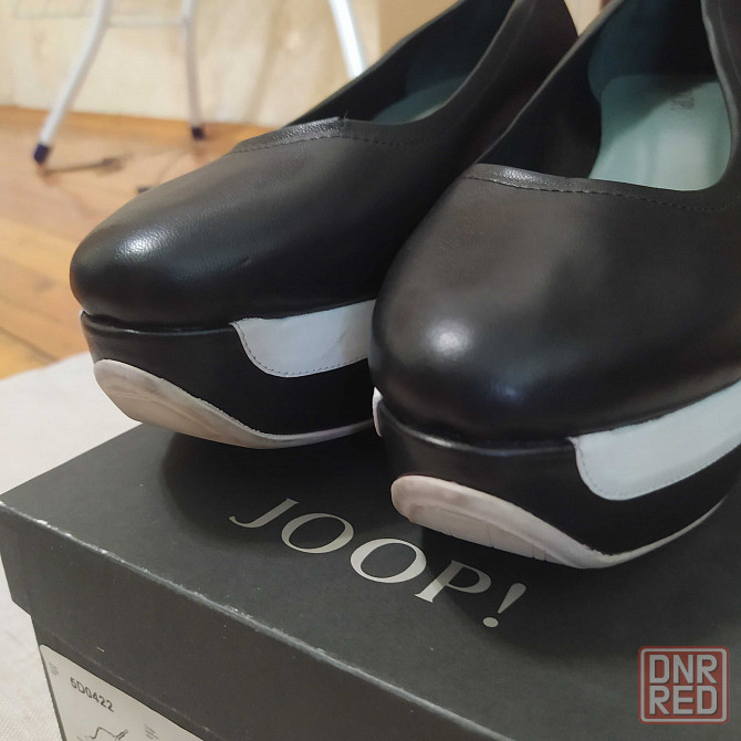 Женские туфли JOOP! на высокой танкетке чёрные с белой полосой касатки Запорожье - изображение 1