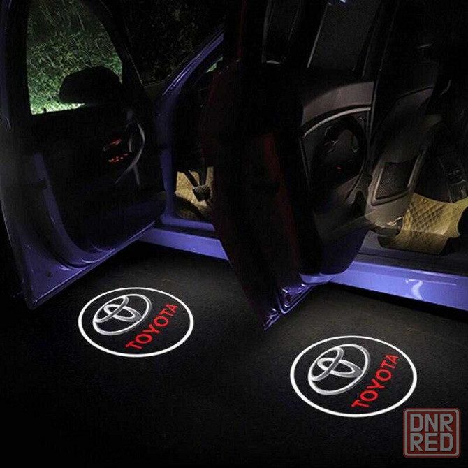 Штатная подсветка двери с логотипом Toyota тойота.Подсветка ног Toyota Запорожье - изображение 1