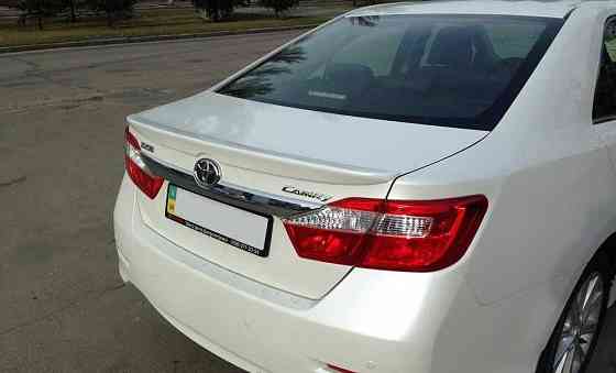 Спойлер Козырек лип багажника Стекла  Toyota Camry 50/55 Запорожье