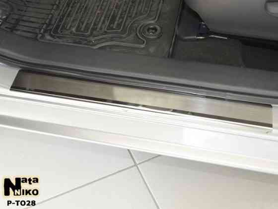 Накладки на пороги Toyota Auris Avensis Camry Corolla Hilux iQ Prius Запорожье