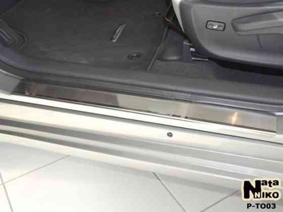 Накладки на пороги Toyota Auris Avensis Camry Corolla Hilux iQ Prius Запорожье