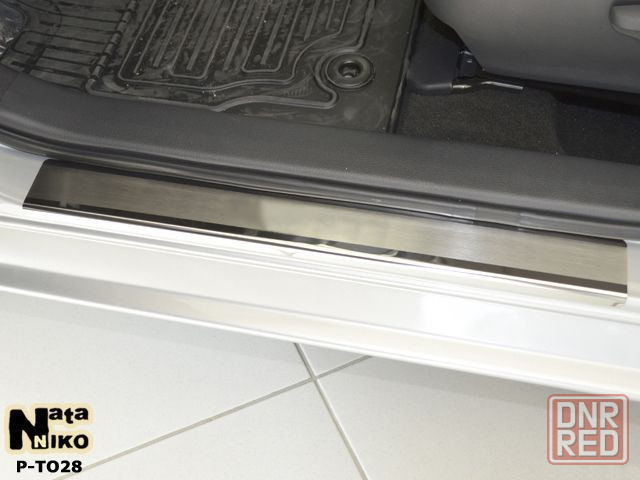 Накладки на пороги Toyota Auris Avensis Camry Corolla Hilux iQ Prius Запорожье - изображение 2