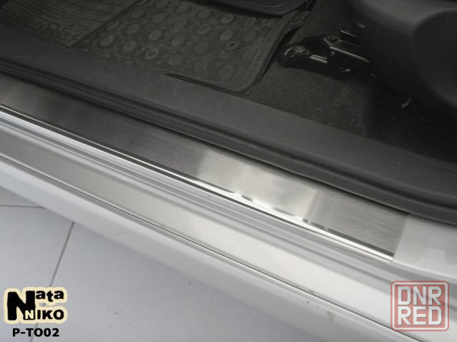 Накладки на пороги Toyota Auris Avensis Camry Corolla Hilux iQ Prius Запорожье - изображение 1
