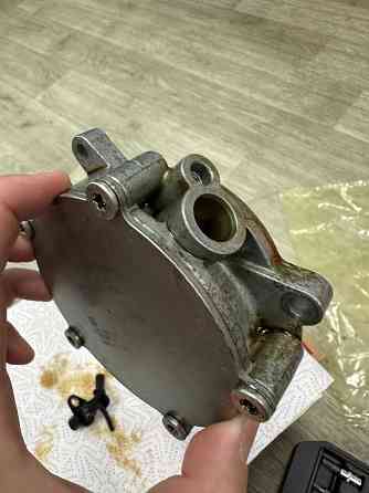 Вакуумный насос audi A6 C8 06M145100L 20й год Запорожье