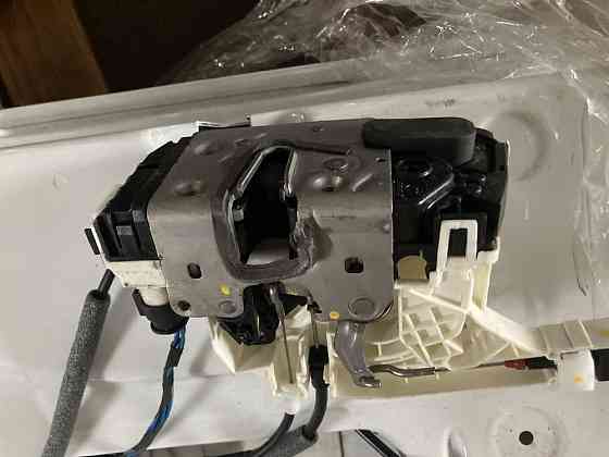 Замок задней правой двери Mercedes Sprinter W906 от 06г.в. Запорожье