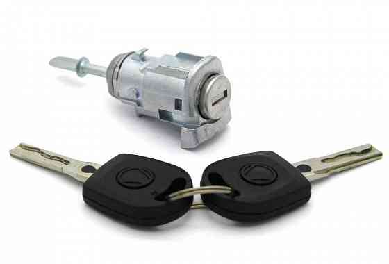 Личинка замка двери левой VW Golf 4 / Skoda Octavia Tour 1U0837167C Запорожье