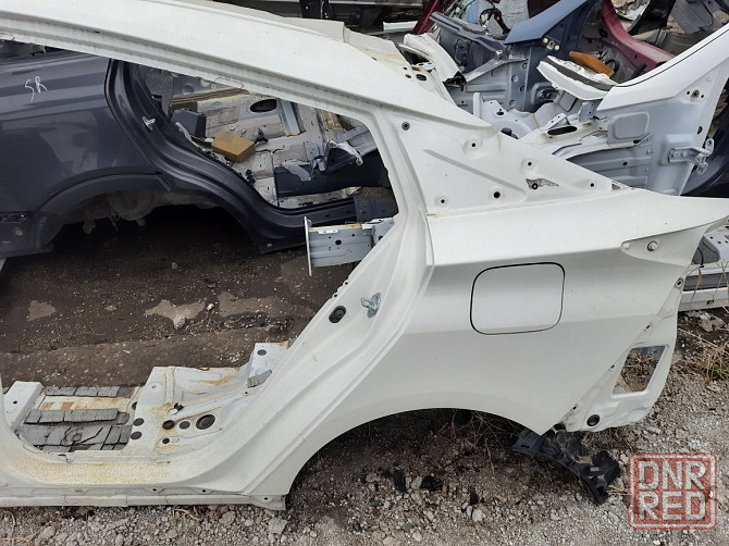 Четверть Toyota Prius 50 крыло с пройомом и средней стойкой Запорожье - изображение 1