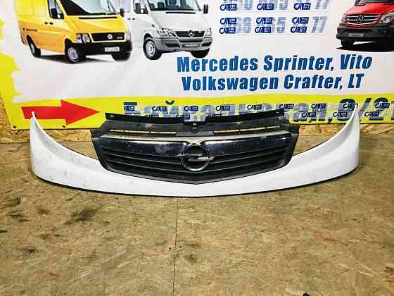 Решетка радиатора Opel Vivaro 07-14 улыбка Vauxhall ресничка Виваро Запорожье