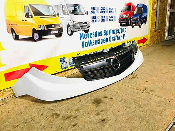 Решетка радиатора Opel Vivaro 07-14 улыбка Vauxhall ресничка Виваро Запорожье