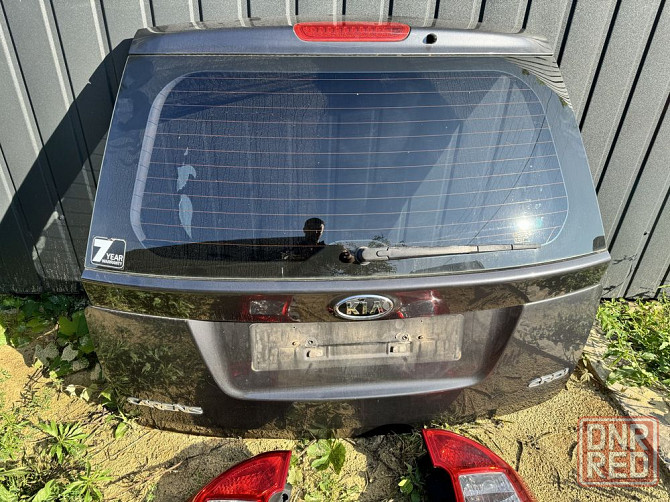 Кришка багажника Kia Carens Кляпа ляда Kia Carens 3 фари оптика ляда Запорожье - изображение 3