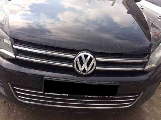 Решетка радиатора центральная VW Touareg Туарег Таурег Запорожье